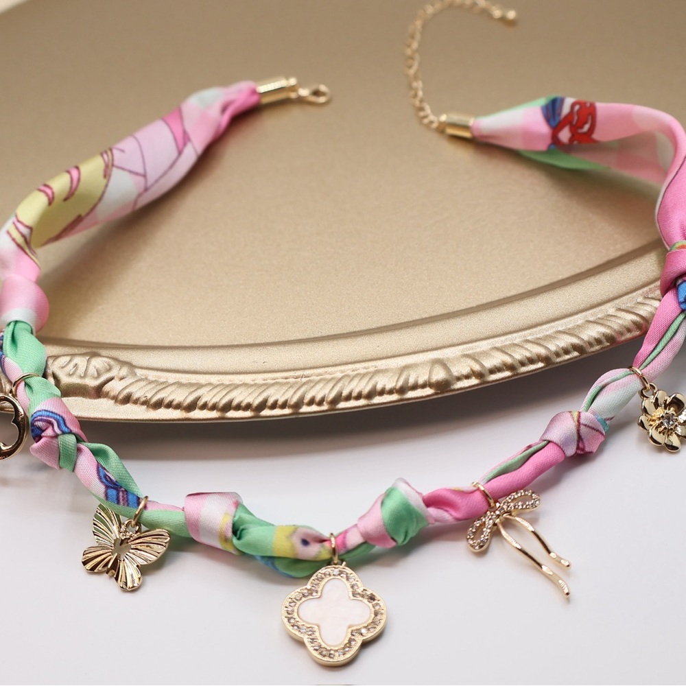 ✨BNWT✨ Multicolor Bandana Charm Necklace